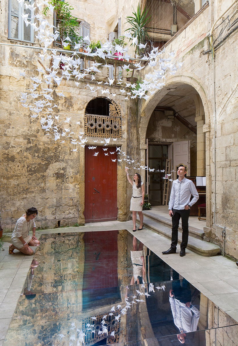 festival-des-architectures-vives-in-over-origami-birds-designboom-02