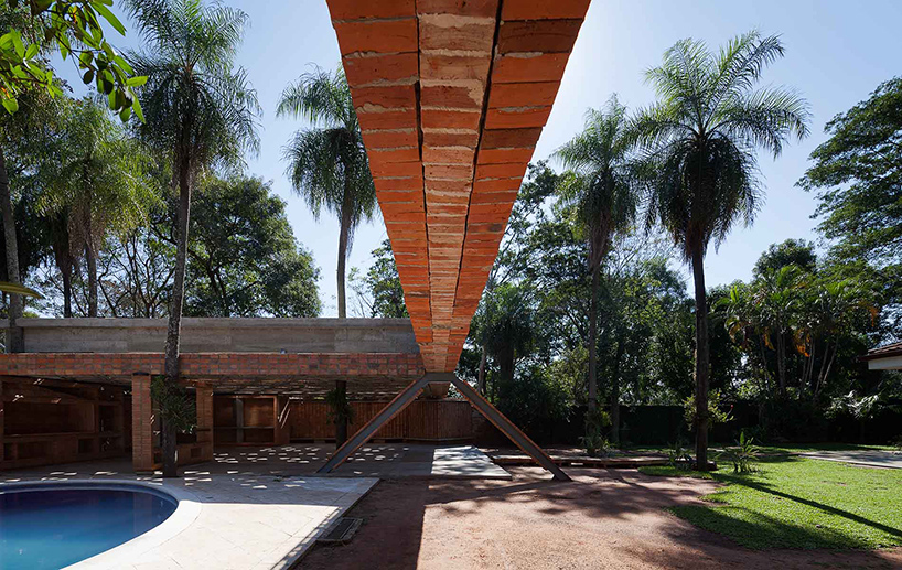 gabinete-de-arquitectura-quincho-tia-coral-asuncion-paraguay-designboom-02