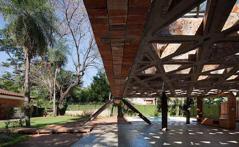 gabinete-de-arquitectura-quincho-tia-coral-asuncion-paraguay-designboom-02