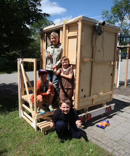 bruit du frigo's kinotour wagon is a mobile cinema which captures everyday scenarios