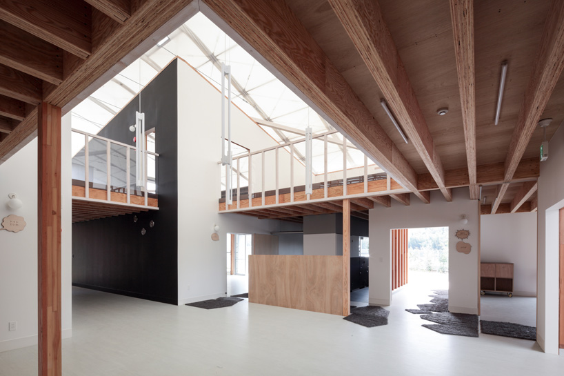 yasutaka-yoshimura-architects-fukumasu-base-japan-designboom-02