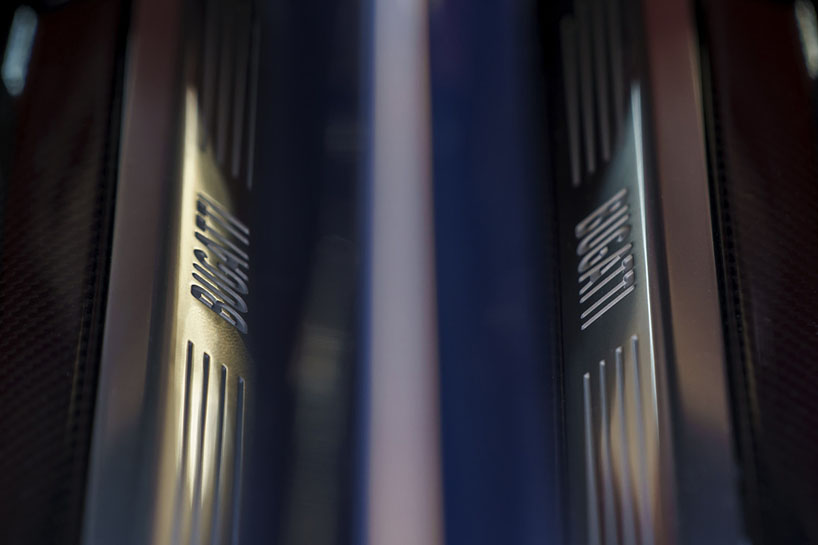 bugatti chiron shows off details with blue-tinted carbon fibre skin