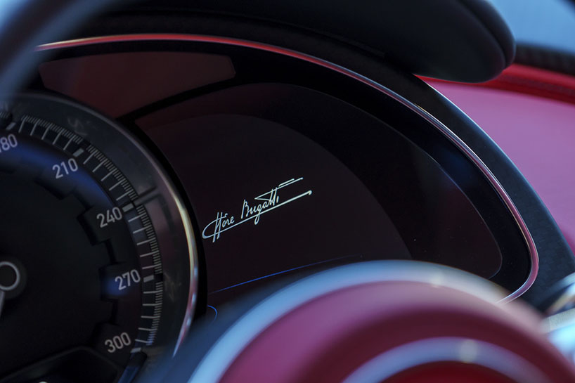 bugatti chiron shows off details with blue-tinted carbon fibre skin