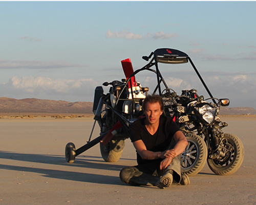 dezso molnar's flying car is a 2-seater gyrocopter