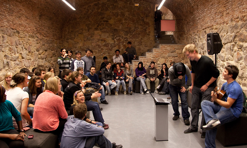 IE-school-of-architecture-and-design-competition-designboom-04