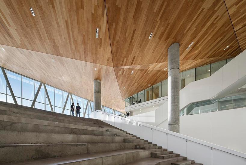 MSDL-architectes-menkes-shooner-dagenais-letourneux-maison-des-etudiants-de-l'ETS-montreal-canada-designboom-02