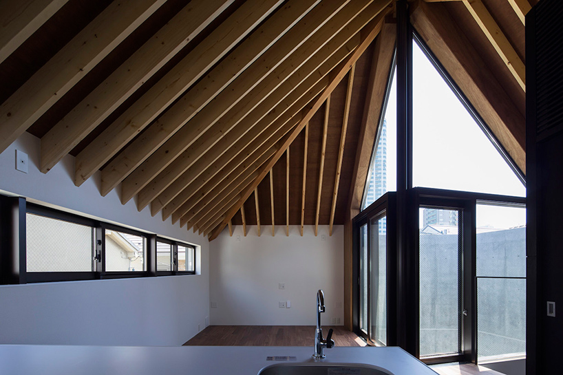 apollo-architects-and-associates-concrete-hat-house-tokyo-japan-designboom-02