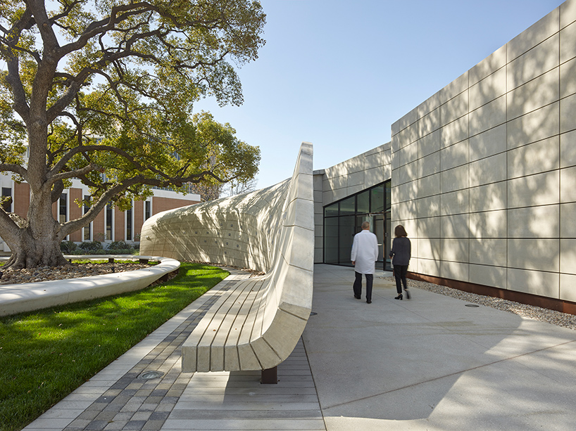 belzberg-architects-kaplan-family-pavilion-city-of-hope-duarte-california-designboom-02