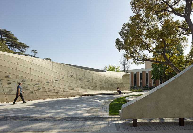 belzberg-architects-kaplan-family-pavilion-city-of-hope-duarte-california-designboom-02