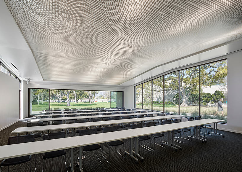 belzberg-architects-kaplan-family-pavilion-city-of-hope-duarte-california-designboom-02