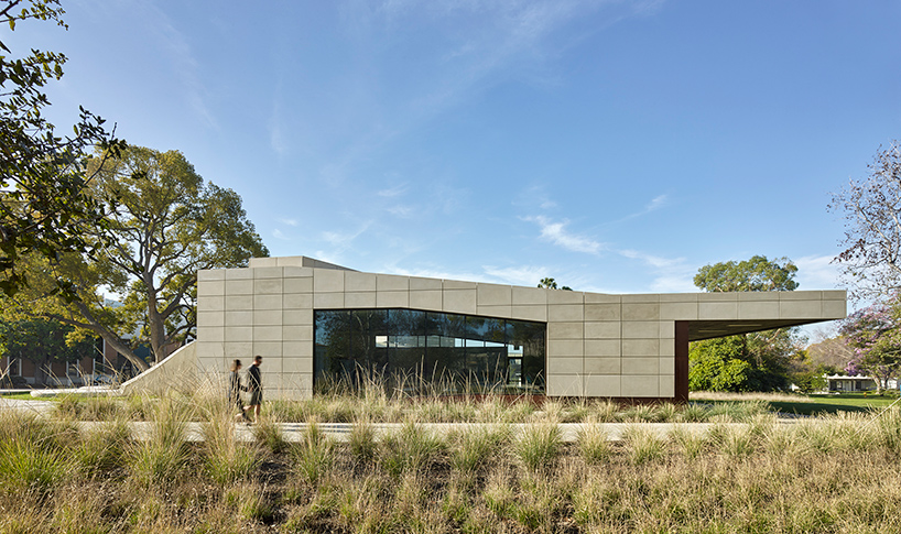 belzberg-architects-kaplan-family-pavilion-city-of-hope-duarte-california-designboom-02