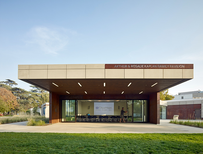 belzberg-architects-kaplan-family-pavilion-city-of-hope-duarte-california-designboom-02