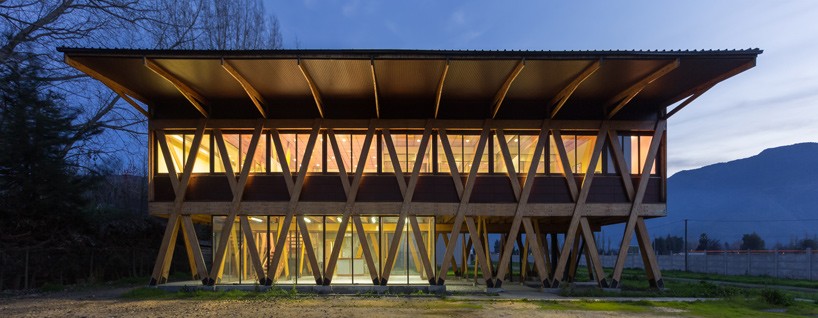 dx-arquitectos-honey-exporter-chile-designboom-01