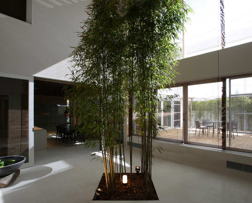 edward-suzuki-associates-a-villa-in-the-heart-of-tokyo-designboom-02