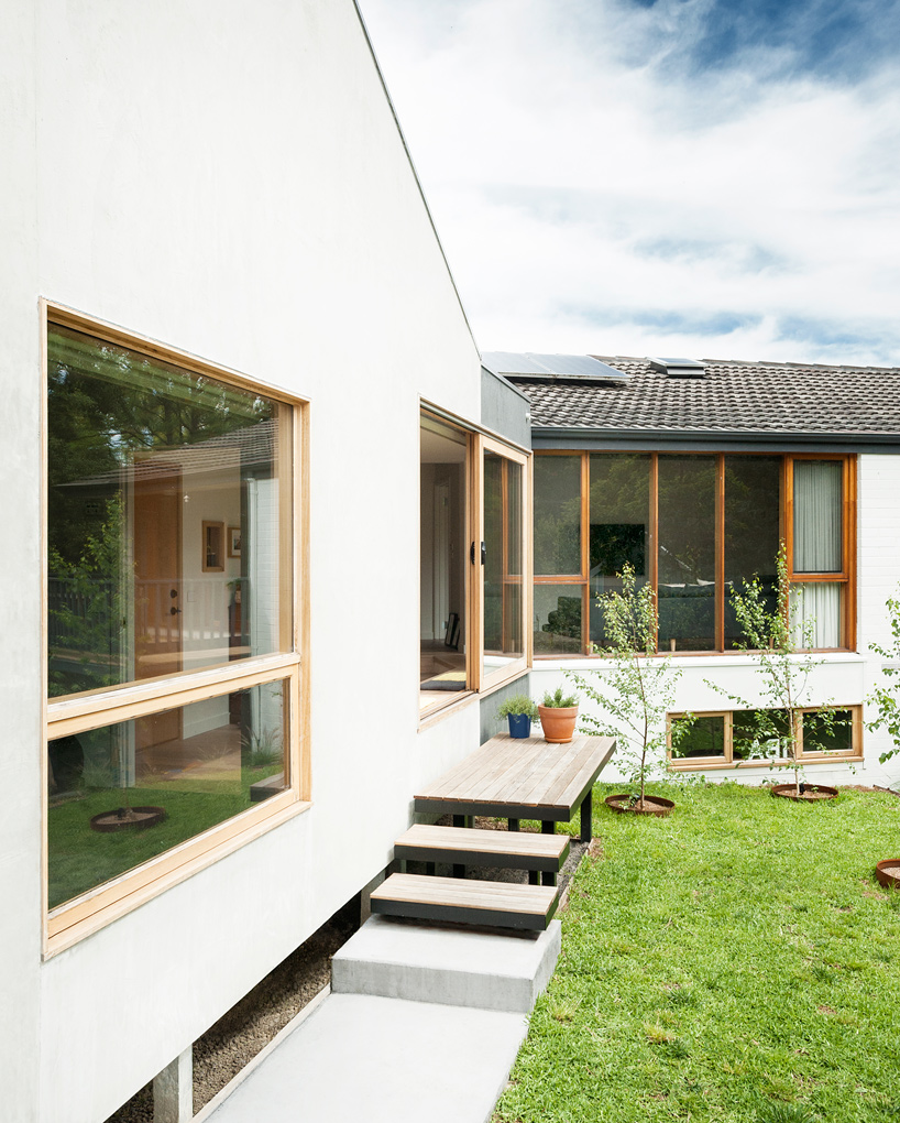 inbetween-architecture-doncaster-house-melbourne-australia-designboom-02