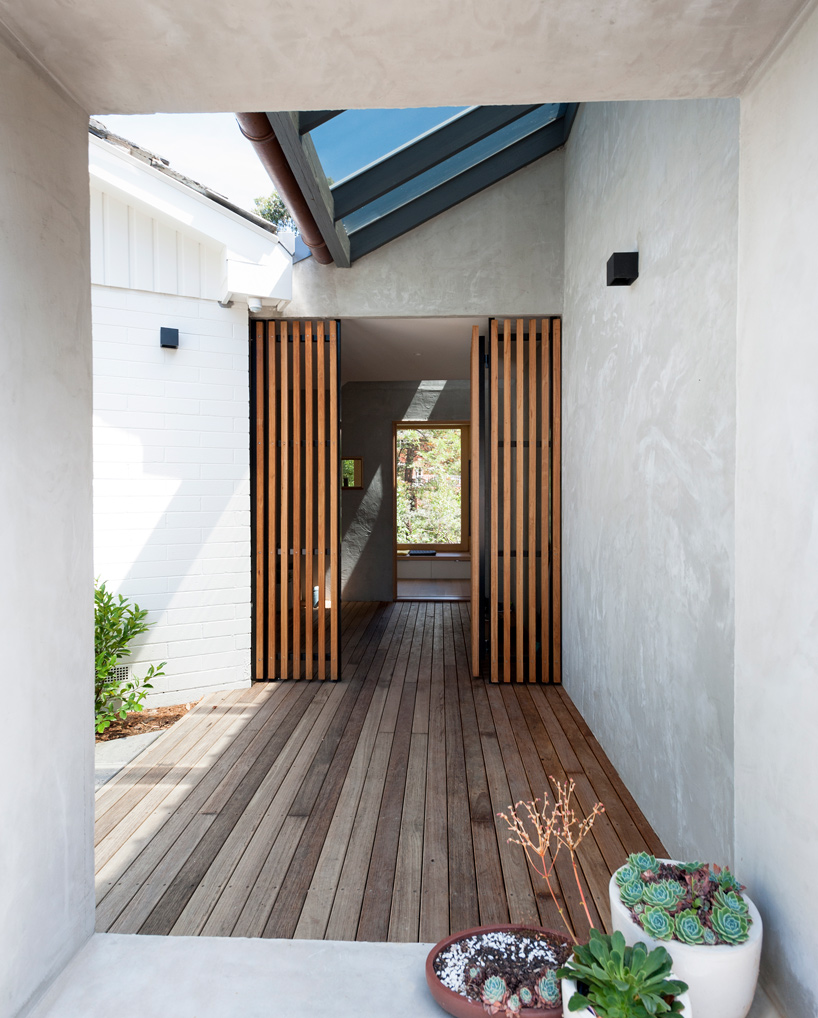 inbetween-architecture-doncaster-house-melbourne-australia-designboom-02