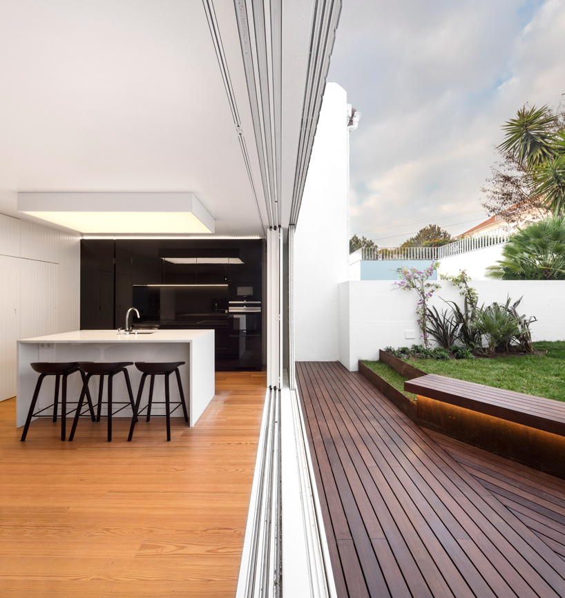 joao-tiago-aguiar-arquitectos-restelo-house-spain-designboom-02