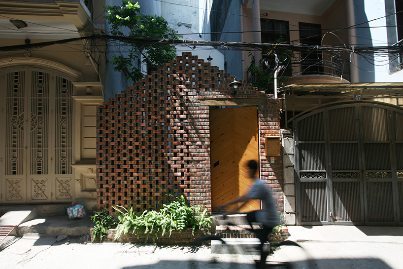 nghia-architect-maison-t-brick-facade-hanoi-vietnam-designboom-02