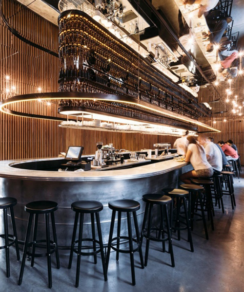 a 30-meter bar dominates projekt praga's perłowa beerhouse in lublin