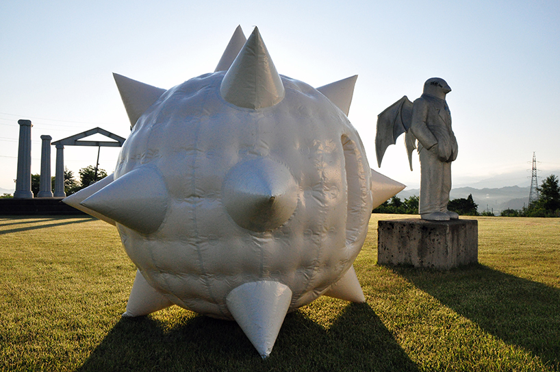 peace inflatable sculpture slow studio designboom peace inflatable sculpture slow studio designboom
