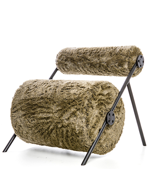 tiago curioni uses synthetic fur in black sheep chair