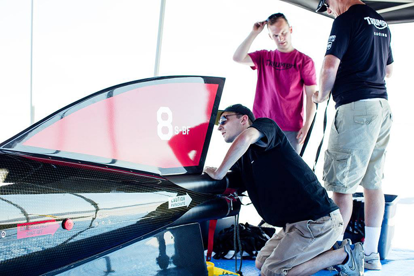 triumph-rocket-world-land-speed-record-attempt-guy-martin-designboom-02