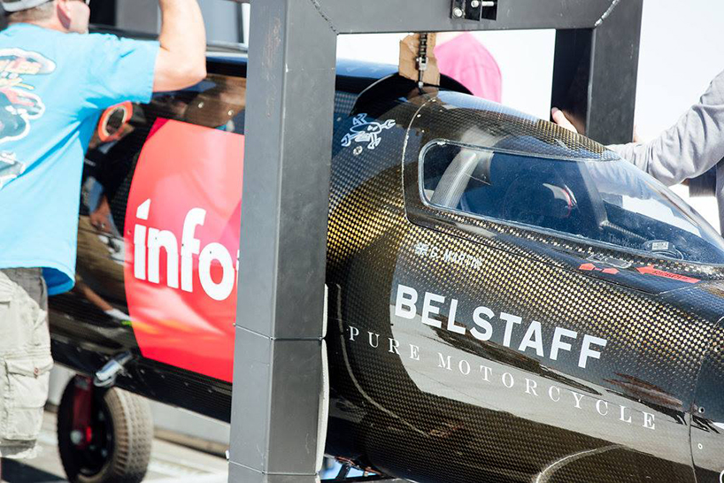 triumph-rocket-world-land-speed-record-attempt-guy-martin-designboom-02