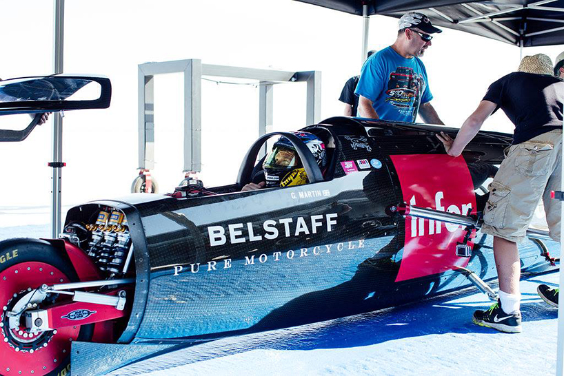 triumph-rocket-world-land-speed-record-attempt-guy-martin-designboom-02