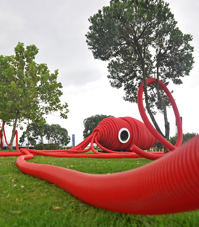 vernie squid installation moradavaga walk&talk sao miguel designboom 08