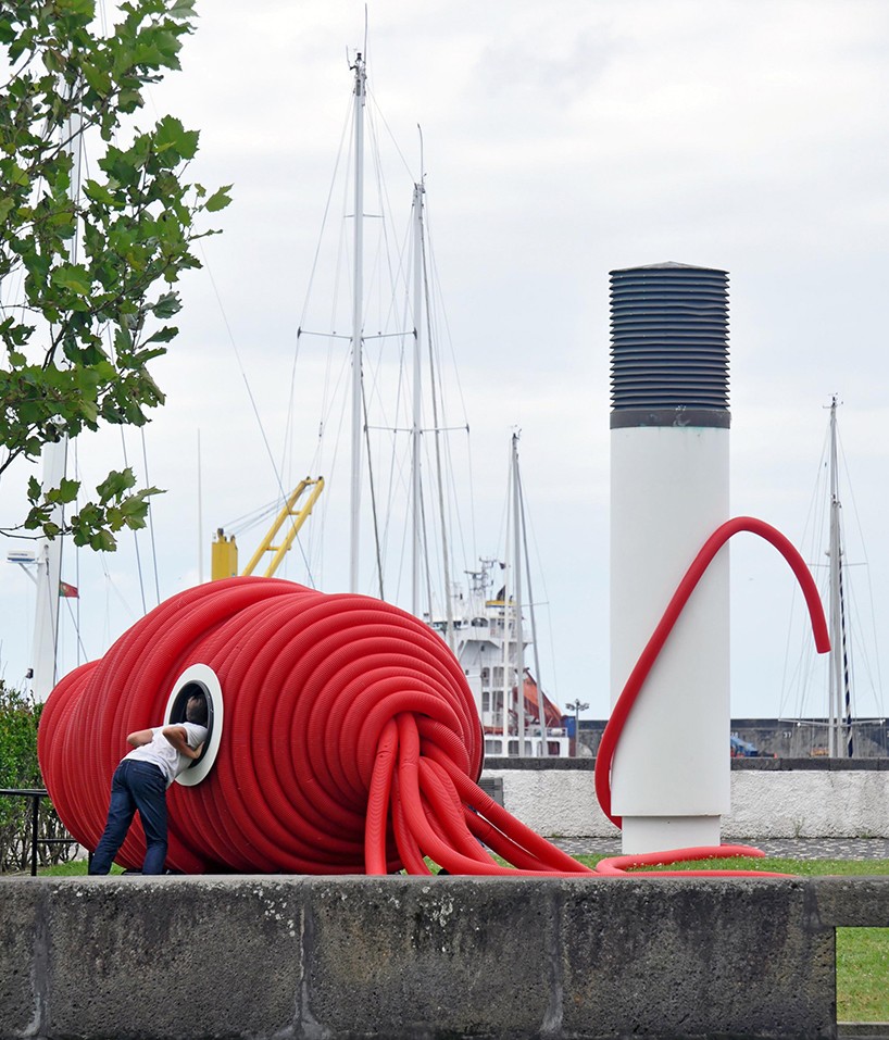 vernie squid installation moradavaga walk&talk sao miguel designboom 06