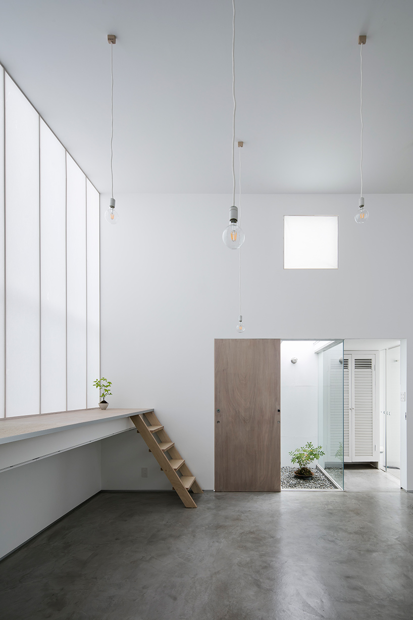 yoshiaki yamashita designs shoji screen house in osaka