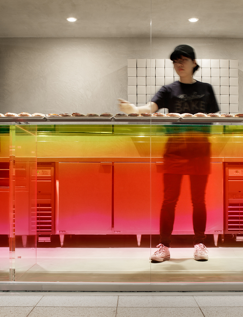 yota-kakuda-bake-cheese-tart-kitasenju-bakery-interiors-tokyo-japan-designboom-02