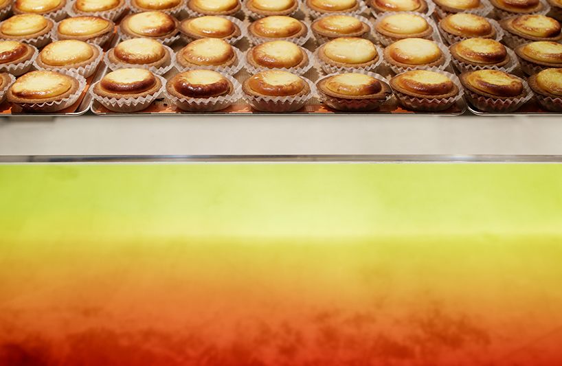 yota-kakuda-bake-cheese-tart-kitasenju-bakery-interiors-tokyo-japan-designboom-02