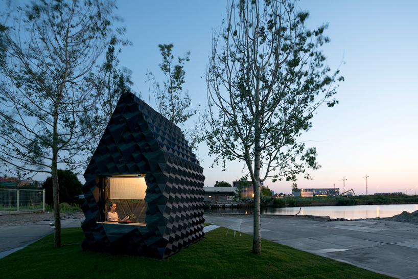 dus-architects-urban-cabin-amsterdam-designboom-02