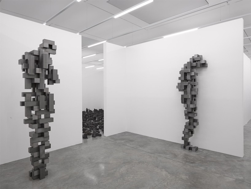 antony-gormley-fit-sculptures-white-cube-designboom03