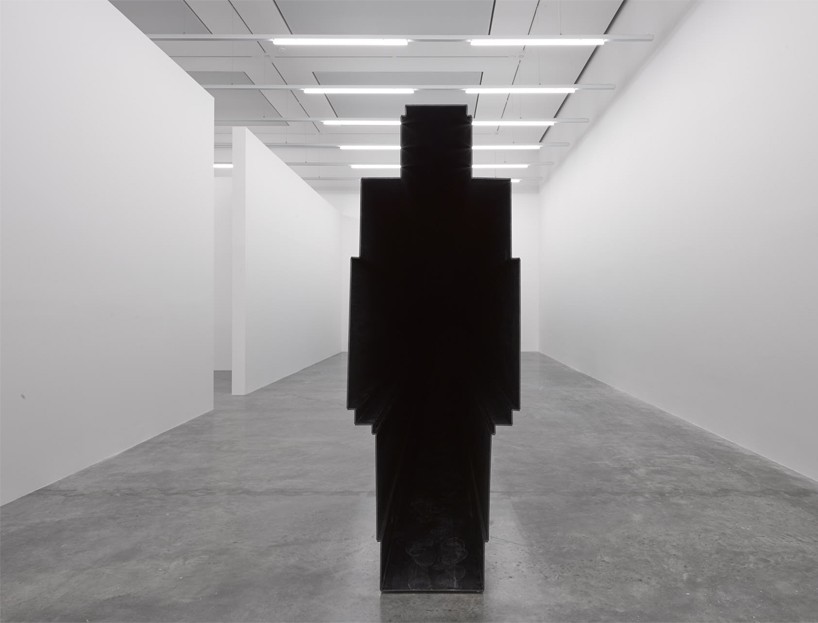 antony-gormley-fit-sculptures-white-cube-designboom06