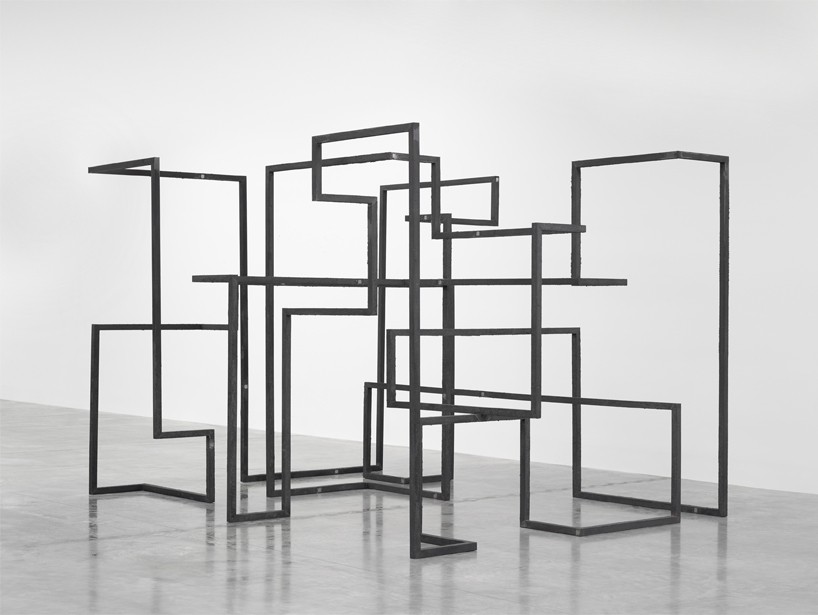 antony-gormley-fit-sculptures-white-cube-designboom07