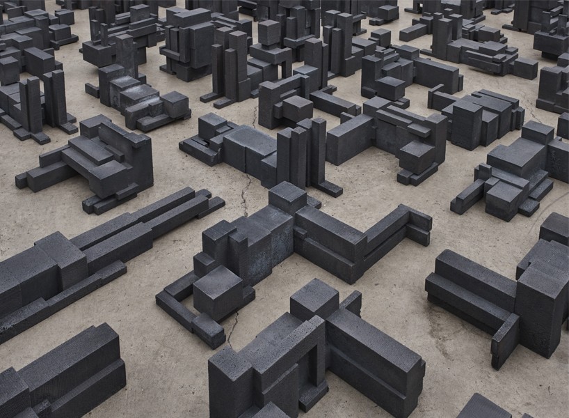 antony-gormley-fit-sculptures-white-cube-designboomthumbnews