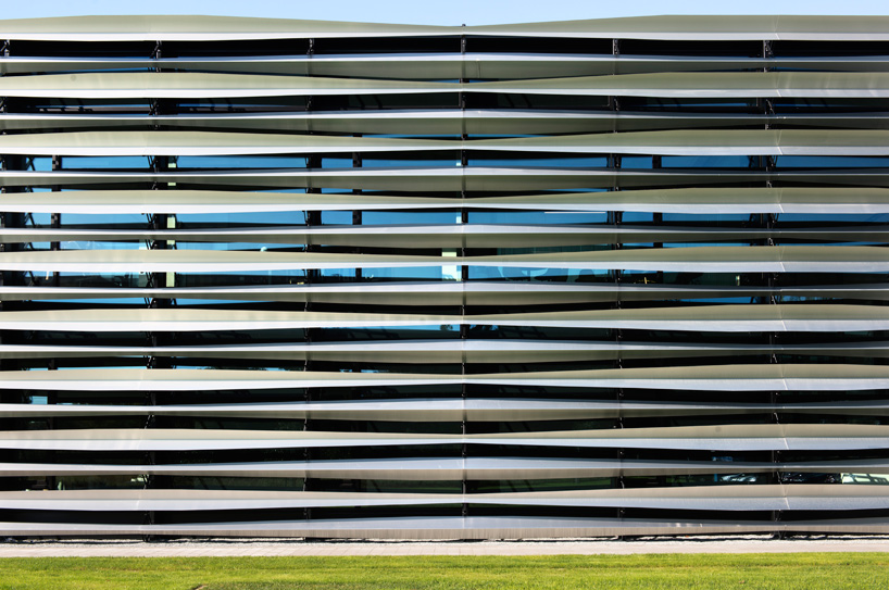 barkow-leibinger-trumpf-poland-technology-center-warsaw-deisgnboom-04