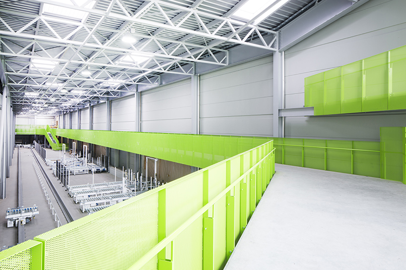 cino-zucchi-architetti-fili-derba-pedrali-new-automated-warehouse-bergamo-italy-designboom-02