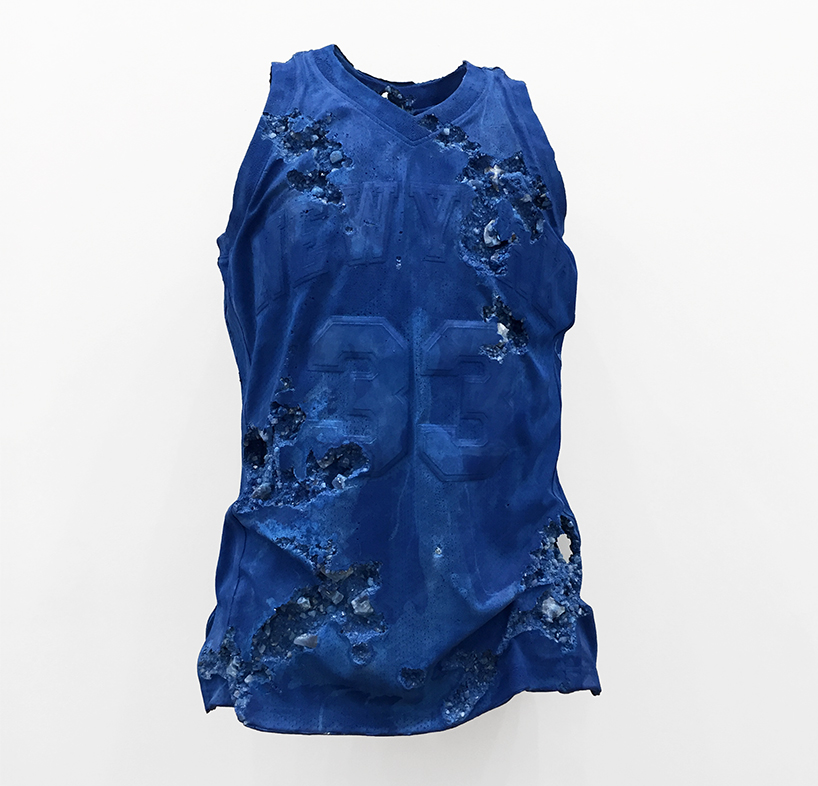 daniel-arsham-galerie-perrotin-designboom-01