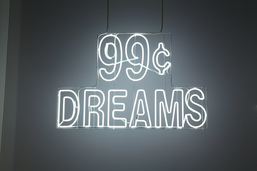 doug-aitken-electric-earth-exhibition-moca-museum-of-contemporary-art-los-angeles-designboom-02