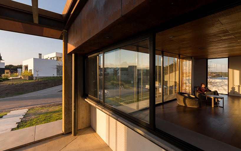 gaston-sironi-LS-house-cordoba-argentina-designboom-02
