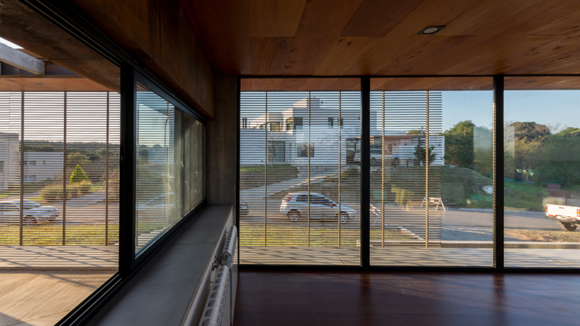 gaston-sironi-LS-house-cordoba-argentina-designboom-02