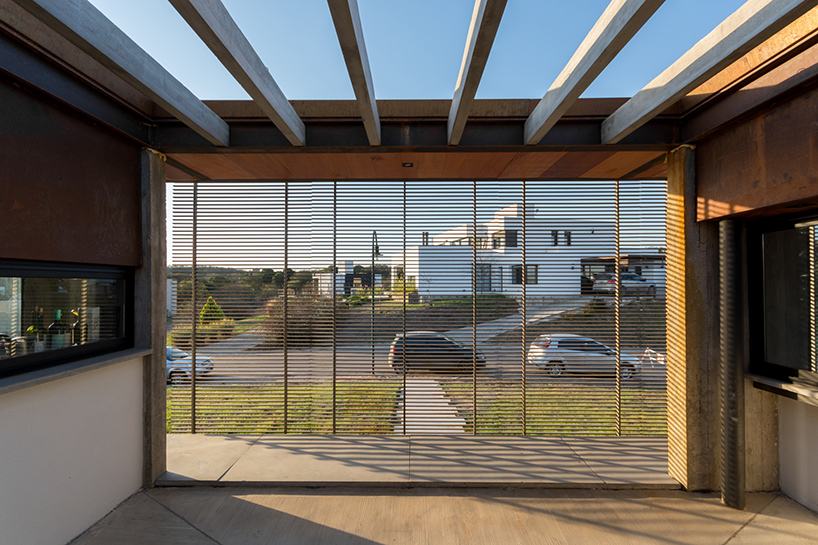 gaston-sironi-LS-house-cordoba-argentina-designboom-02