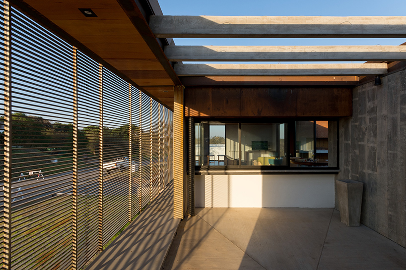 gaston-sironi-LS-house-cordoba-argentina-designboom-02
