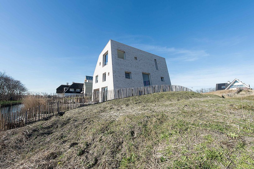 global-architects-house-as-a-rock-holland-designboom-03