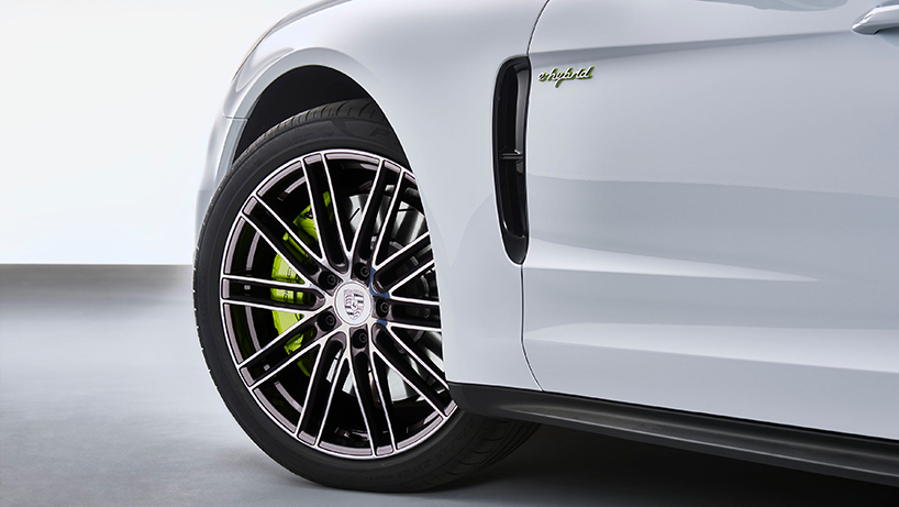porsche panamera 4E hybrid designboom