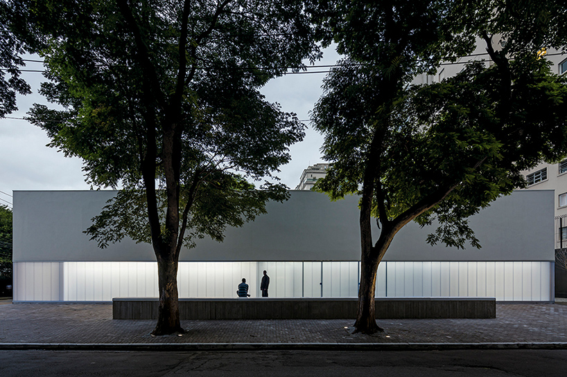 metro arquitetos opens casa triângulo, a contemporary art gallery in são paulo