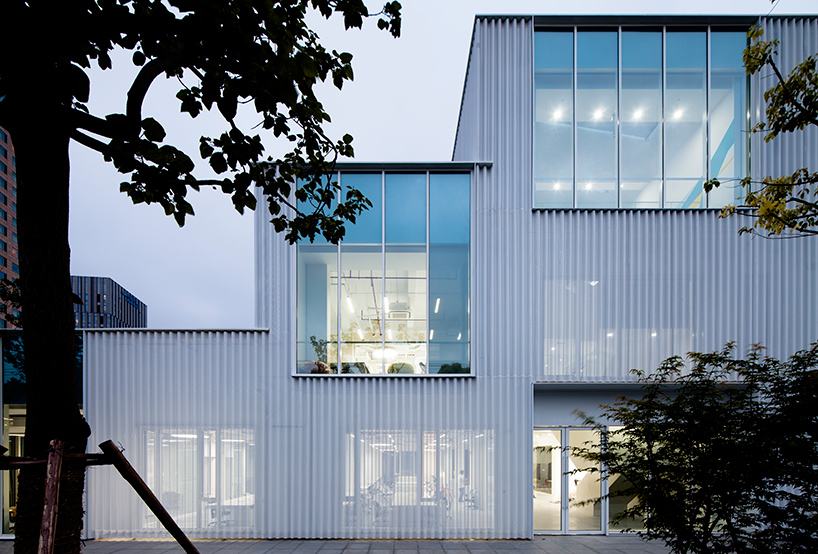 schmidt hammer lassen transforms shanghai office building into incubator for start-ups